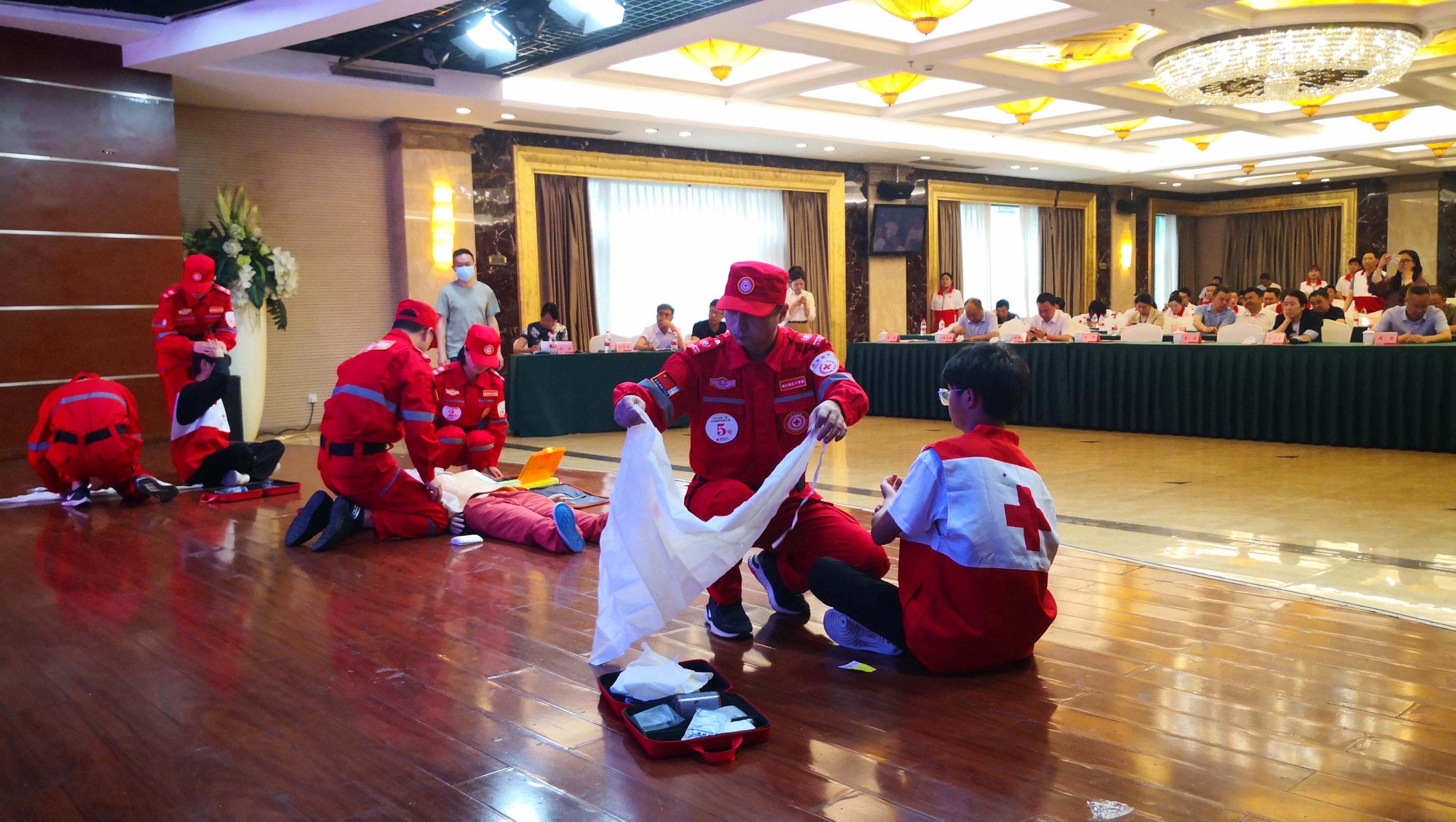 生命教育，救在身边——巴中市举行第二届应急救护技能大赛