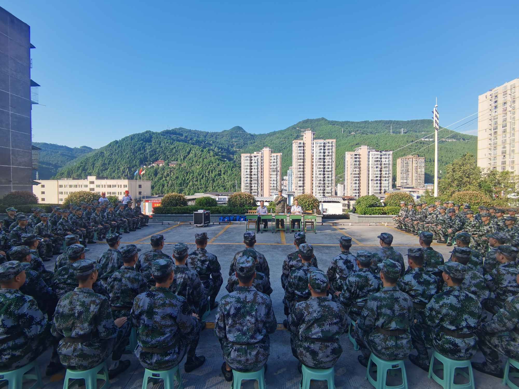通江县为即将入伍新兵开展应急救护培训