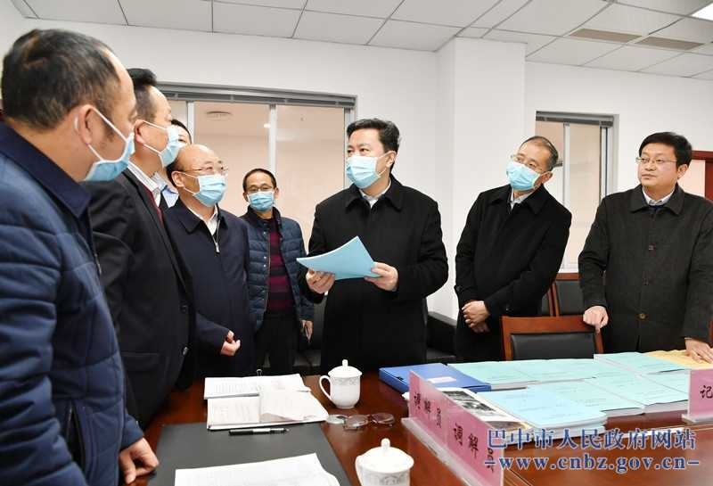 罗增斌前往市社会治安综合治理中心调研综治工作<br>深入学习贯彻习近平法治思想&nbsp;努力建设更高水平的平安巴中