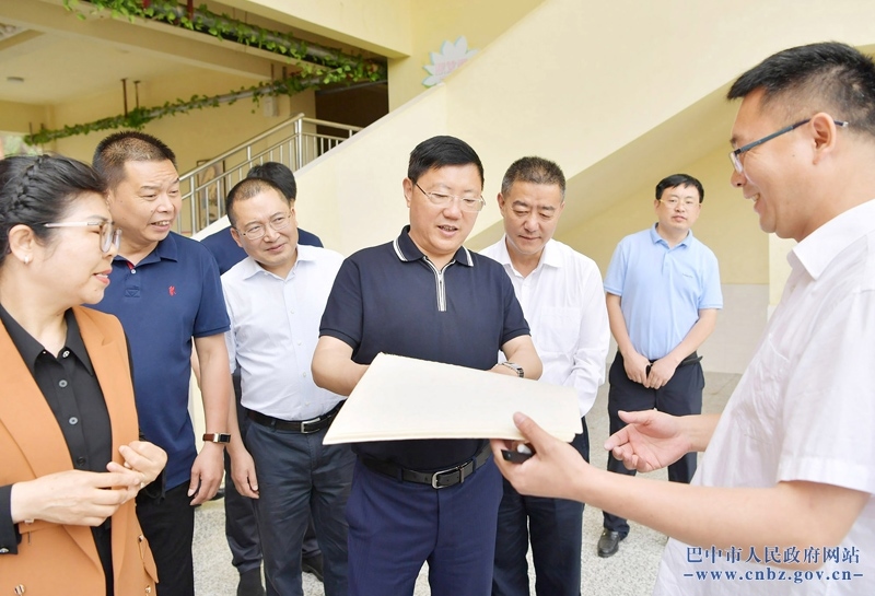 何平到南江县调研重点工作统筹抓好发展和安全&nbsp;扎实推进各项重点工作&nbsp;推动经济社会高质量发展