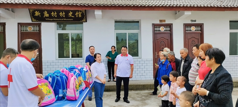 我为群众办实事：市红十字会深入新庙村开展应急救护培训暨走访慰问活动