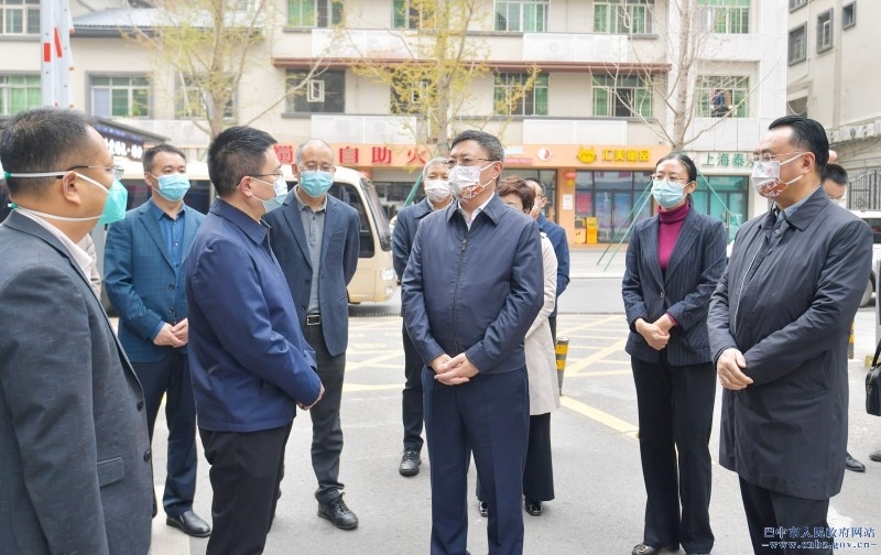 何平到恩阳区调研督导学习宣传贯彻落实党的二十大精神、疫情防控、年底前“两个确保”等工作<br>高效统筹疫情防控和经济社会发展&nbsp;切实把党的二十大精神转化为指导实践推动发展的强大力量